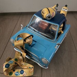 Minions Blue car popcorn bucket